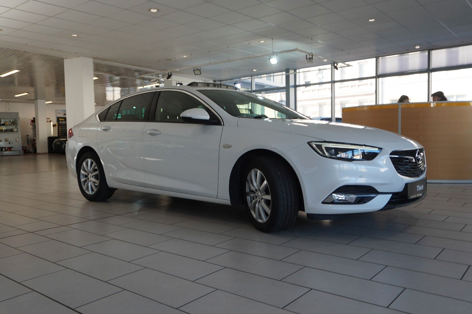 Fahrzeugabbildung Opel Insignia B GS 2.0D INNOV. NAVI/KAMERA/PANO./AHK