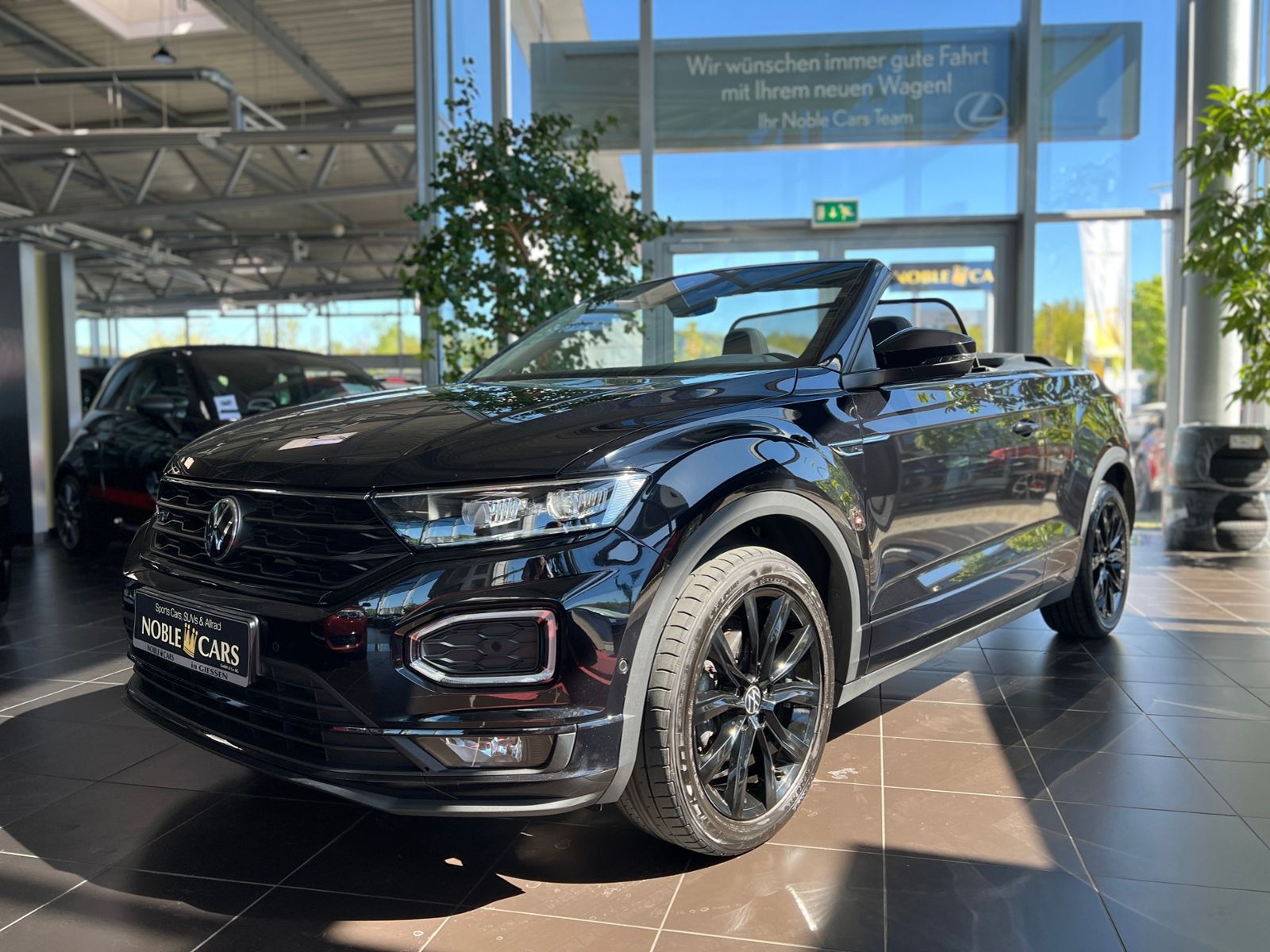 Fahrzeugabbildung Volkswagen T-Roc Cabriolet R Line Black AHK BEATS KEYLESS