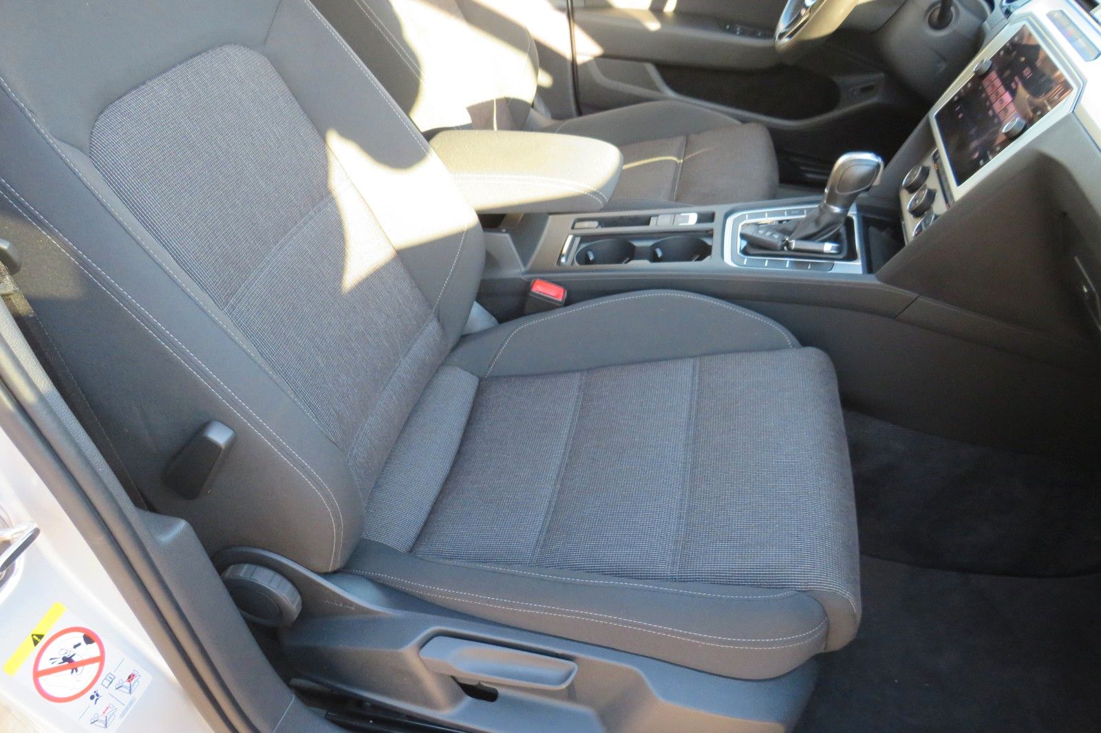 Fahrzeugabbildung Volkswagen Passat Variant Comfortline TDI DSG AHK NAVI