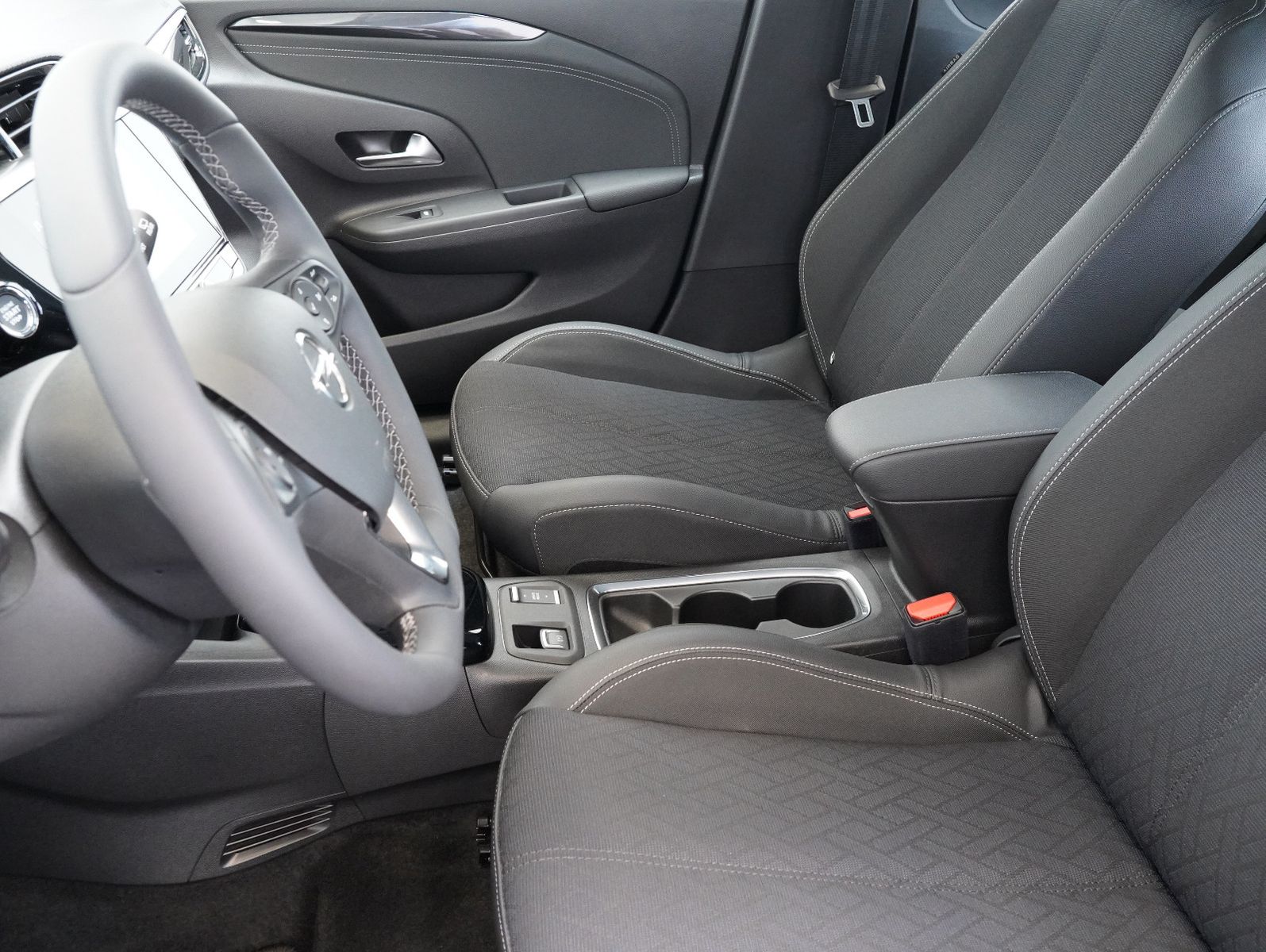 Fahrzeugabbildung Opel Corsa F e Elegance 11KW/LED/DAB/CARPLAY/SOH