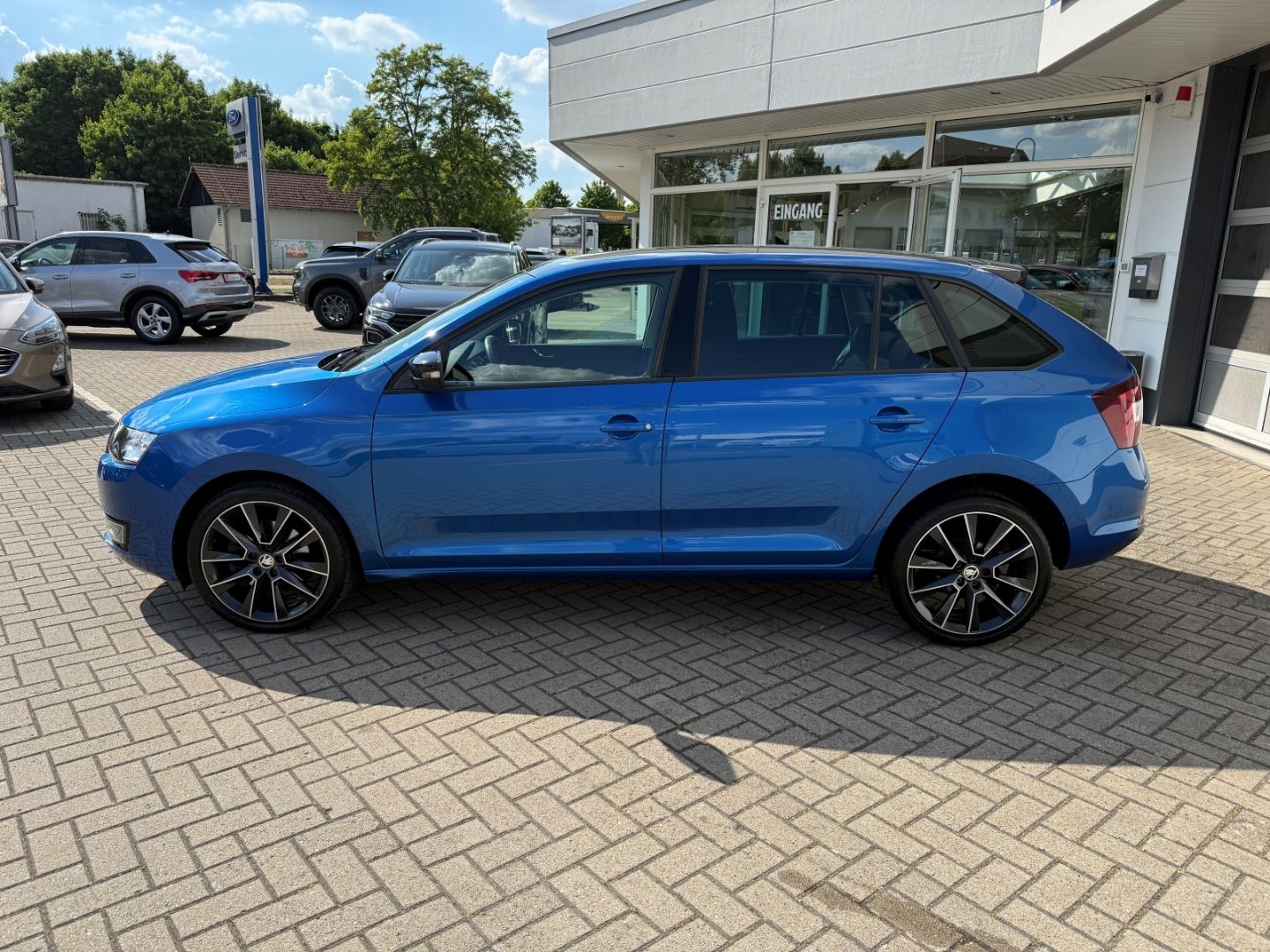 SKODA Rapid Spaceback Emotion Plus 1.2 TSI AHK Pano Na - Image 2