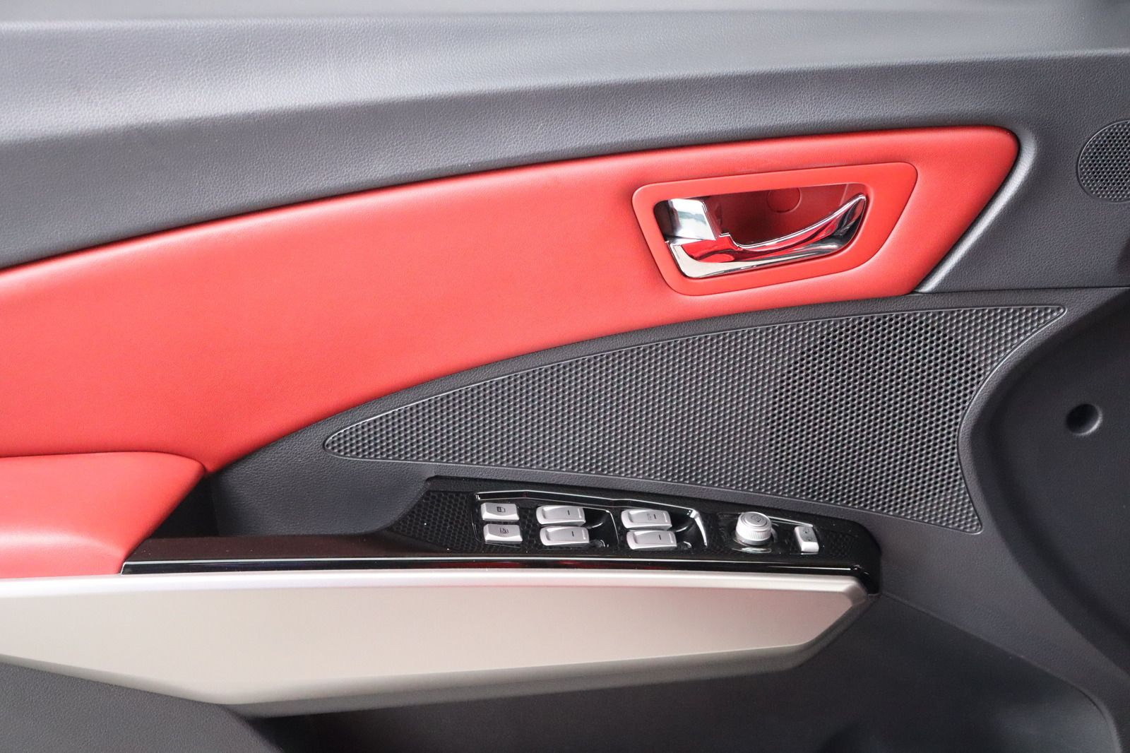 Fahrzeugabbildung Andere Ssangyong Tivoli * Leder * Navi * SHZ* e-XGi 160