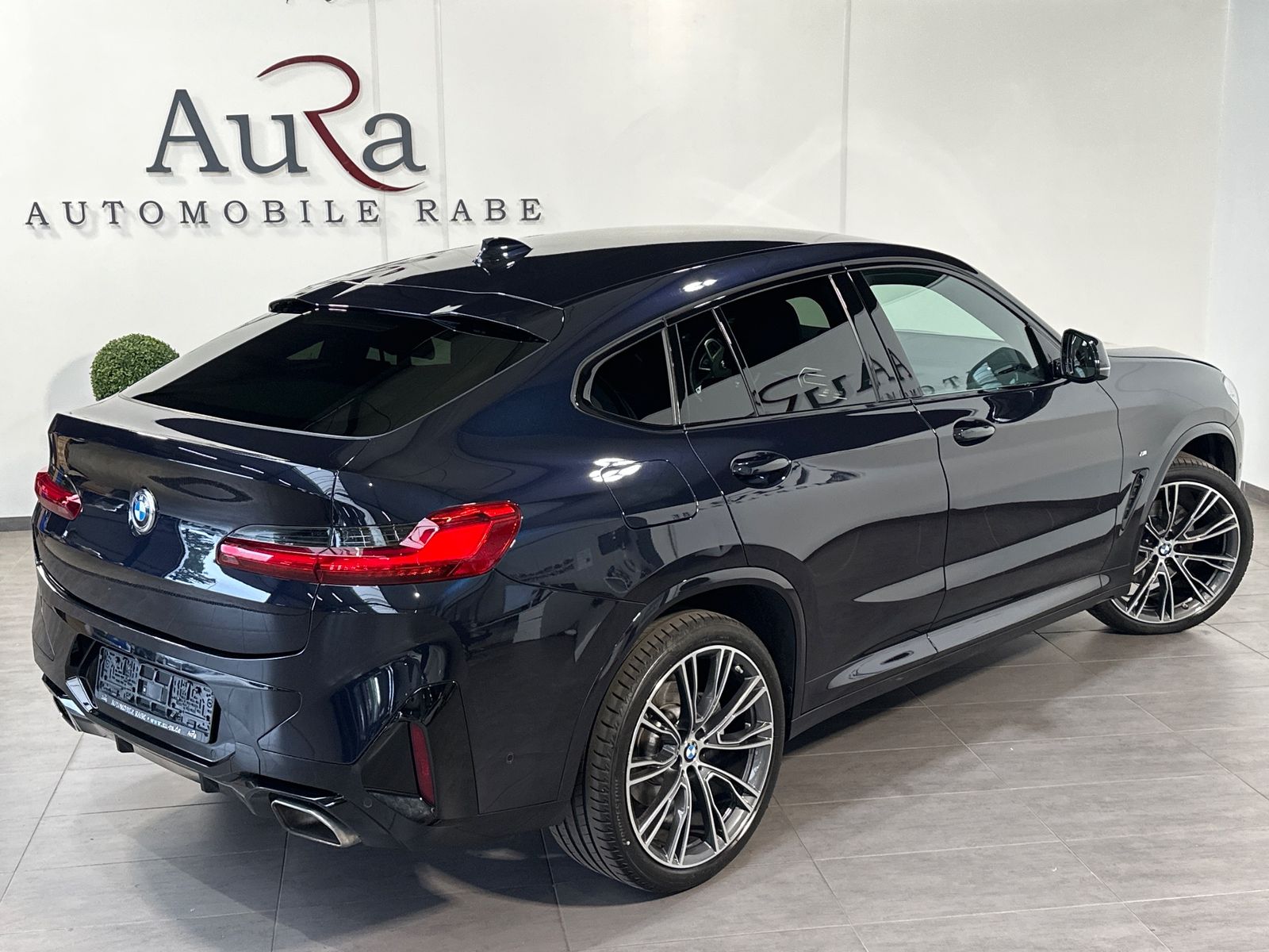 Fahrzeugabbildung BMW X4 xDrive30d M-Sport NAV+LED+AHK+STHZ+HUD+KAM