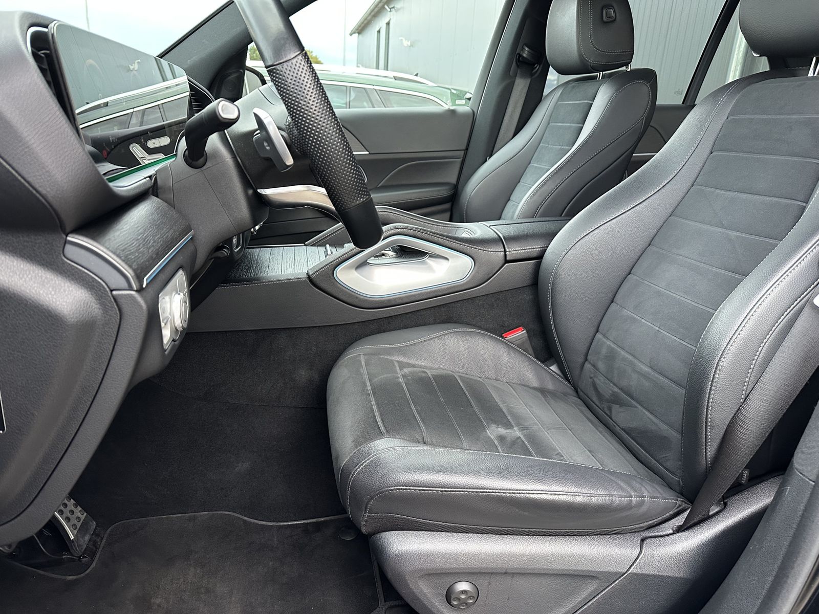 Fahrzeugabbildung Mercedes-Benz GLE 350de 4Matic AMG-Line NAV+LED+360°+21ZO+ACC