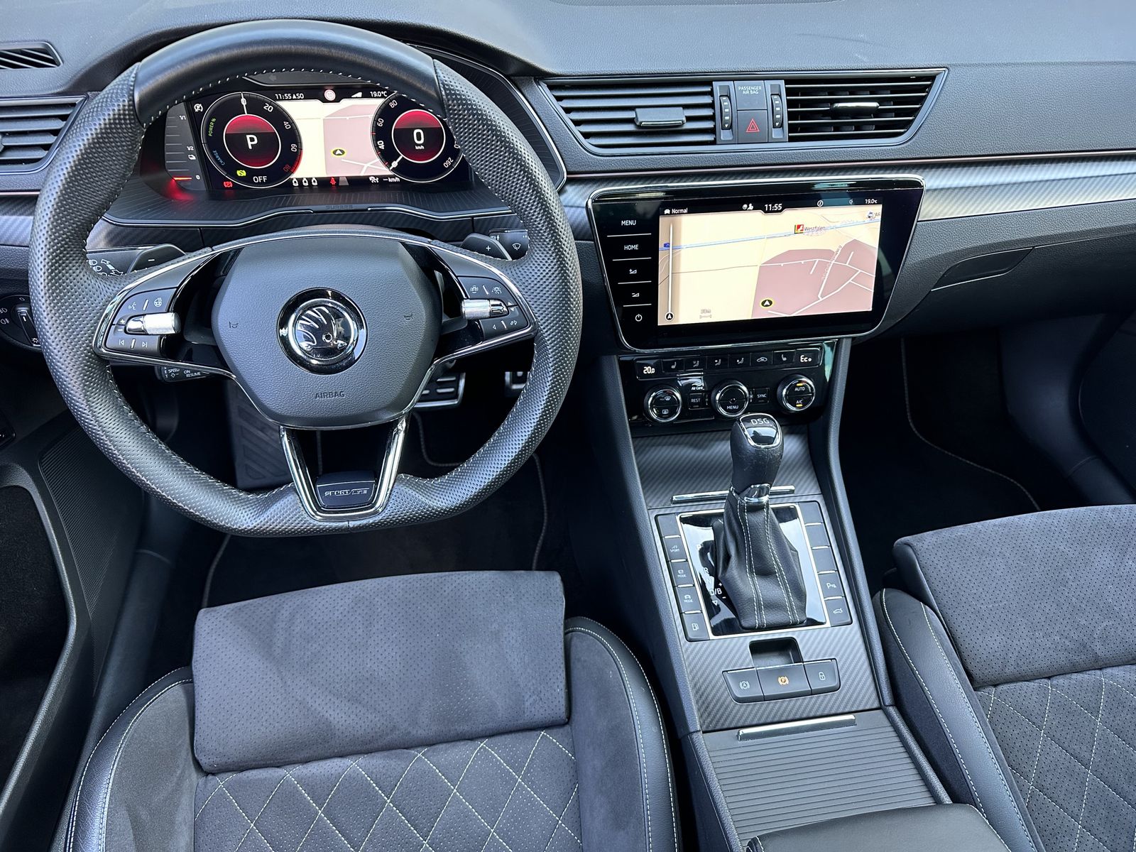Fahrzeugabbildung SKODA Superb Combi iV 1.4 TSI DSG Sportline NAV+LED+VC