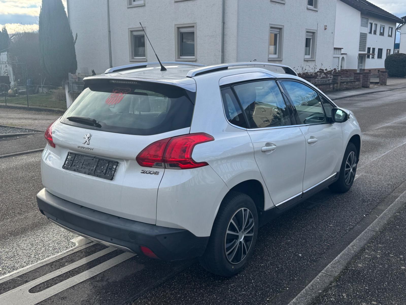 Peugeot 2008 Allure TÜV NEU / Temp.