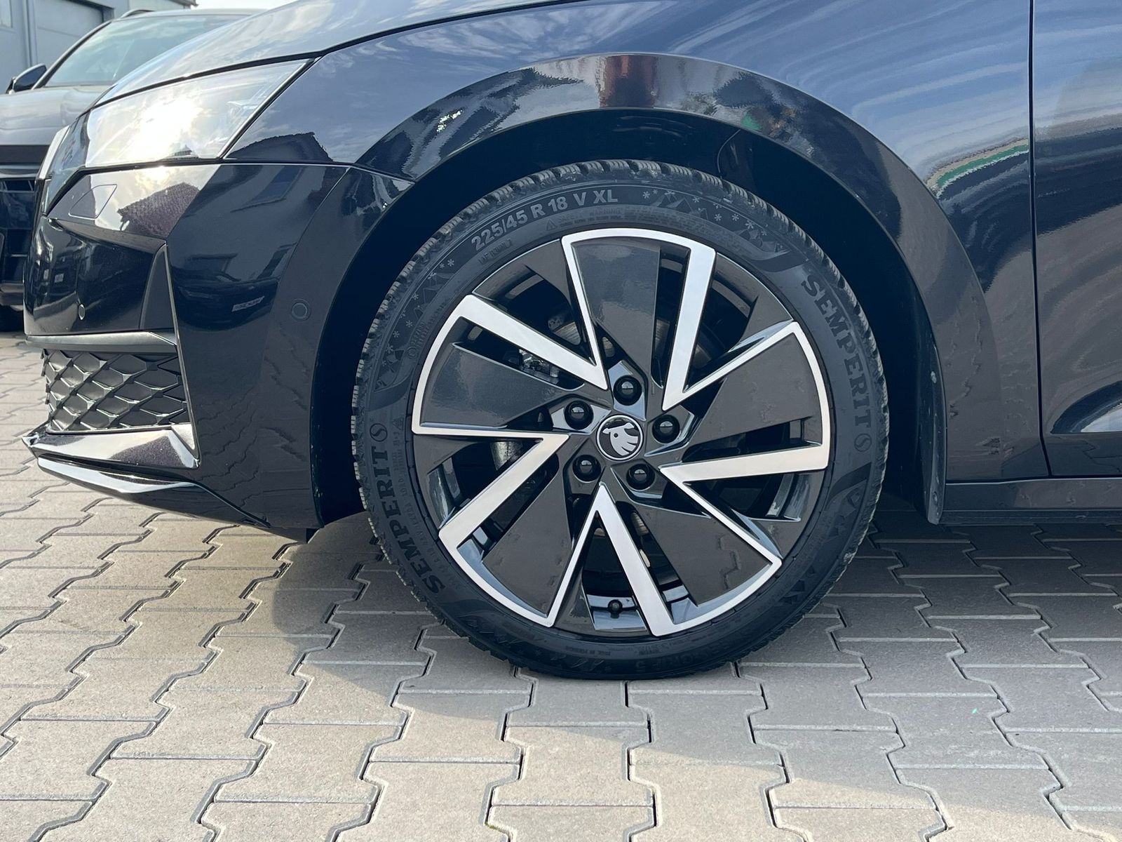 Imagen del vehículo: SKODA Octavia 2.0 TDI Sportline DSG MATRIX*INVIERNO*5 años