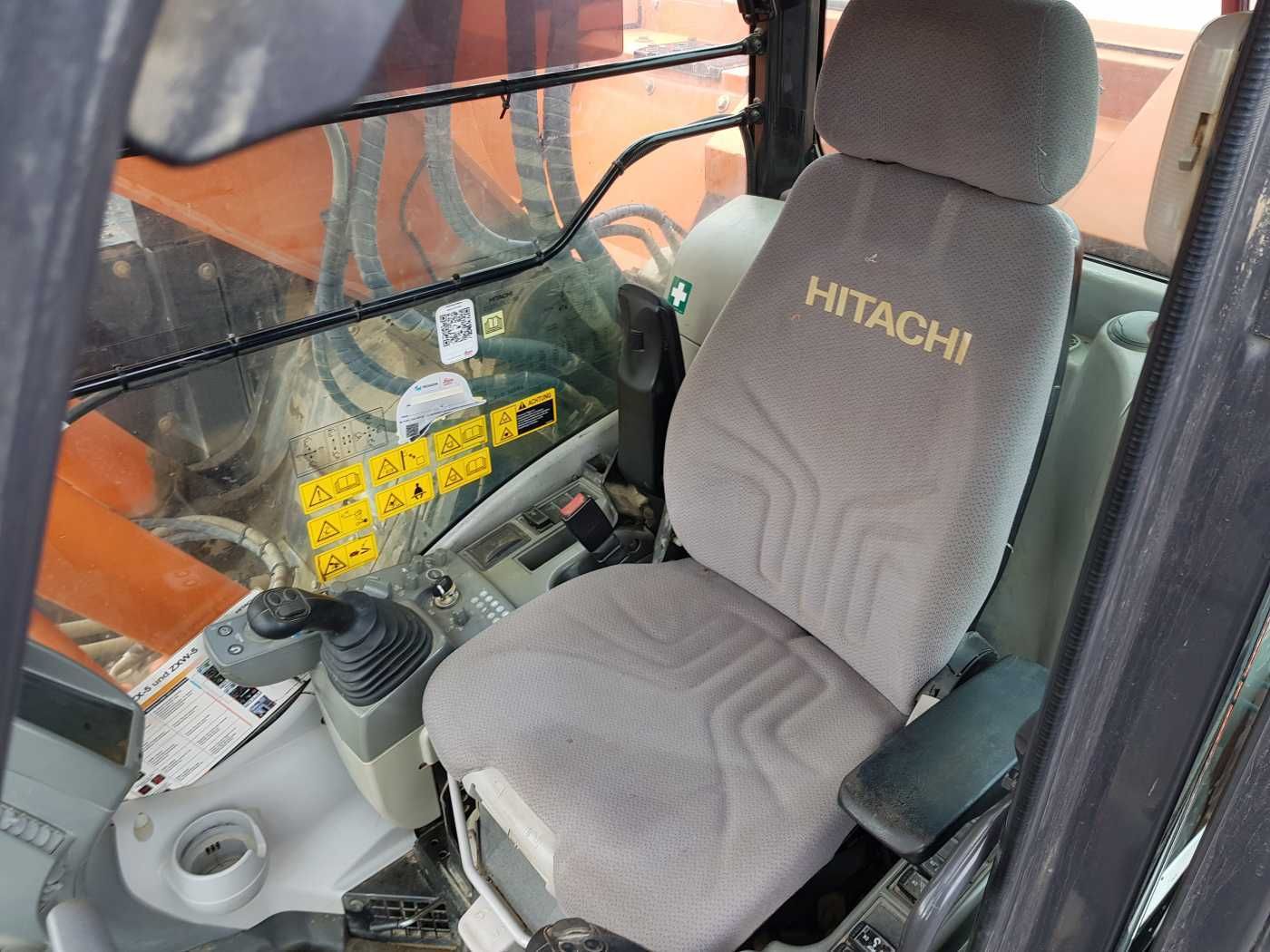 Fahrzeugabbildung Hitachi ZX225USLC-5 / Verstellausleger / MS21