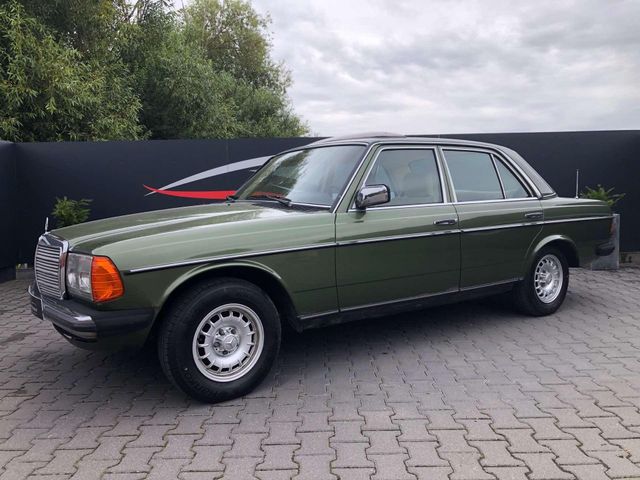 Mercedes-Benz 230 E