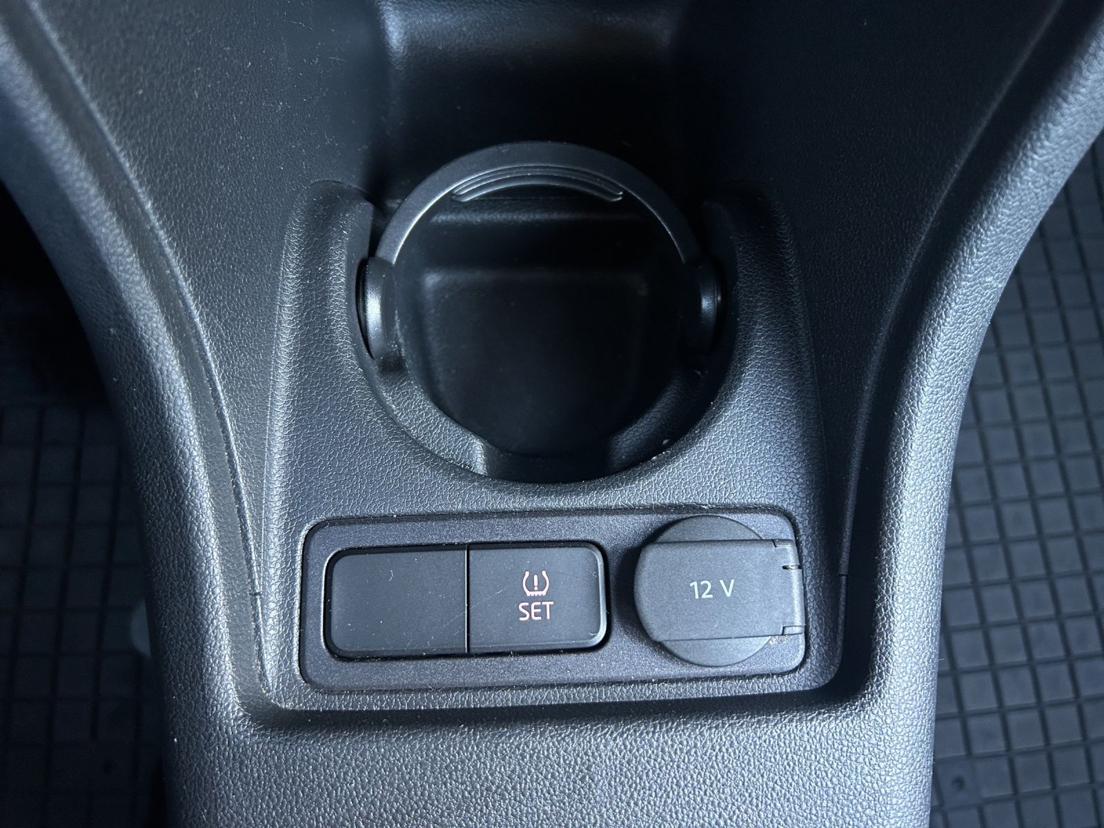 Fahrzeugabbildung Volkswagen up! Klima SHZ GRA RFK maps+more