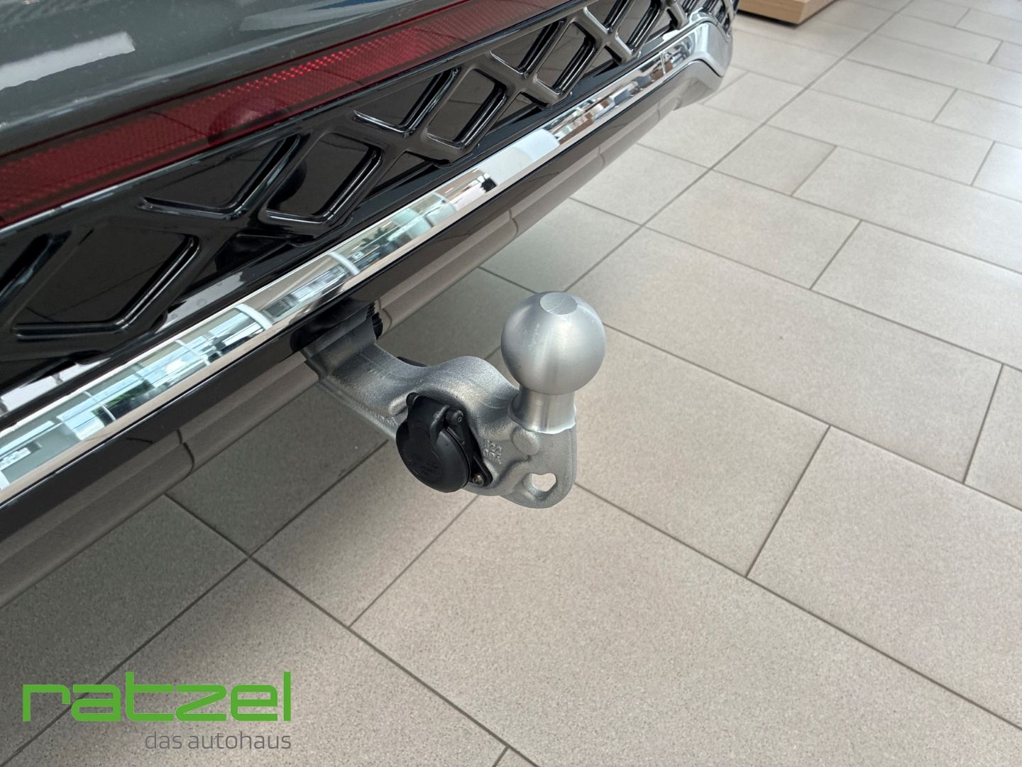 Fahrzeugabbildung Volkswagen Tiguan R-Line 110KW AHK+Elek. Heckklappe