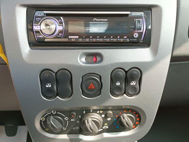 Fahrzeugabbildung Dacia Duster I 1.6 16V 105PS Ice KLIMA+RADIO+ZV/FB