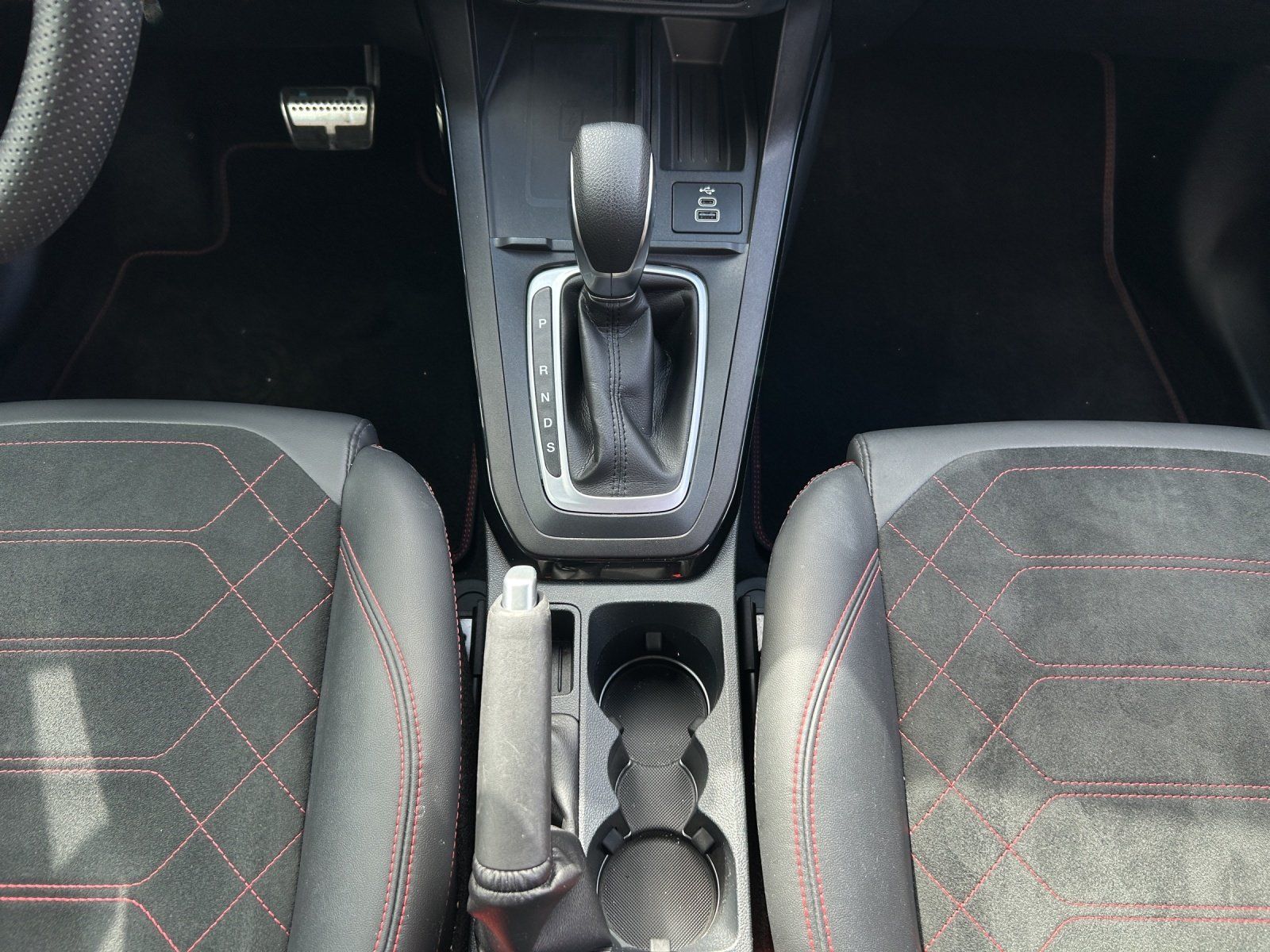 Fahrzeugabbildung Ford Puma 1.0 ST-Line X Aut./LED/ACC/KAMERA/NAVI/B&O/