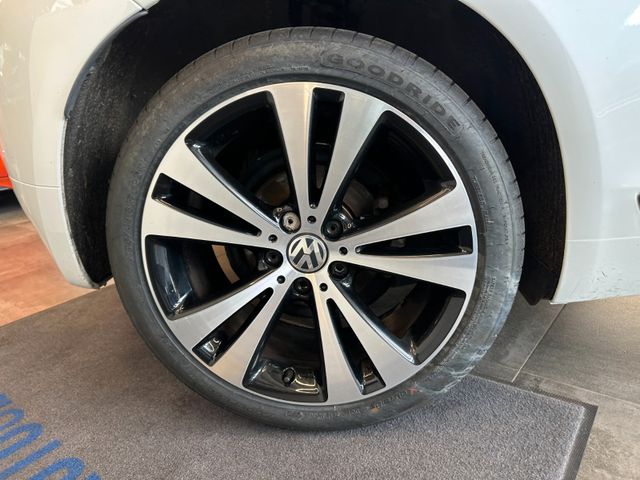 Volkswagen Scirocco *PANORAMA*NAVI*PDC*KLIMA*2-ZONEN*