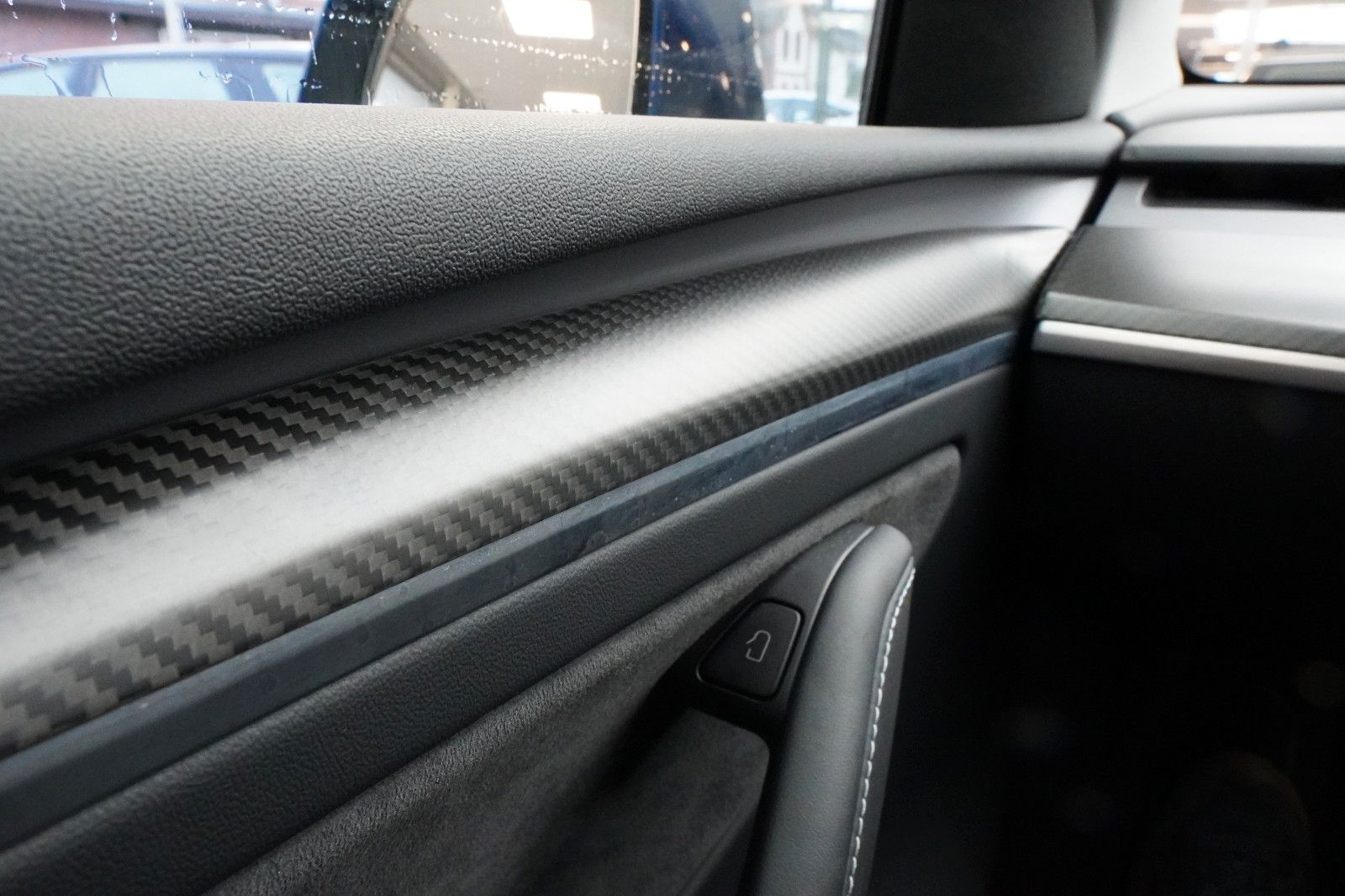 Fahrzeugabbildung Tesla Model Y Performance Dual AWD *MwSt*Carbon