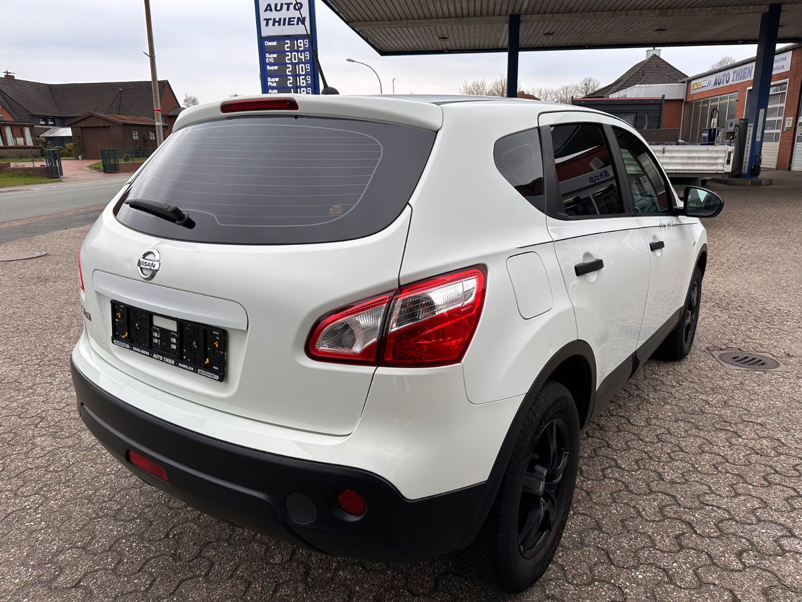 Fahrzeugabbildung Nissan Qashqai 1.6 Visia GRA/BT/GJR/Klima