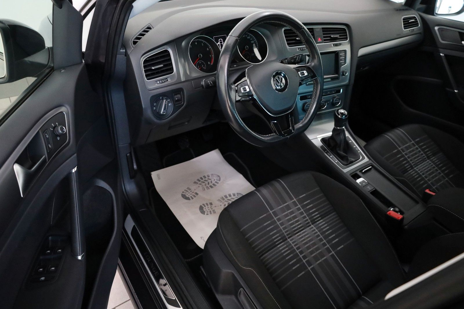 Fahrzeugabbildung Volkswagen Golf VII Lim. Lounge SH,PDC,SR+WR