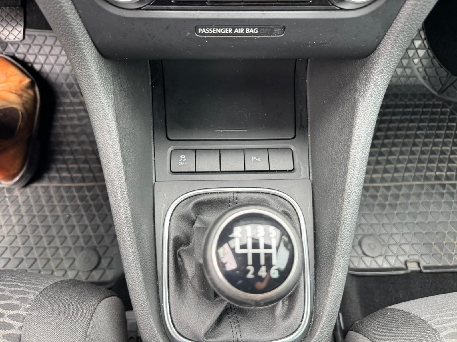 Volkswagen Golf 2011 — photo 17