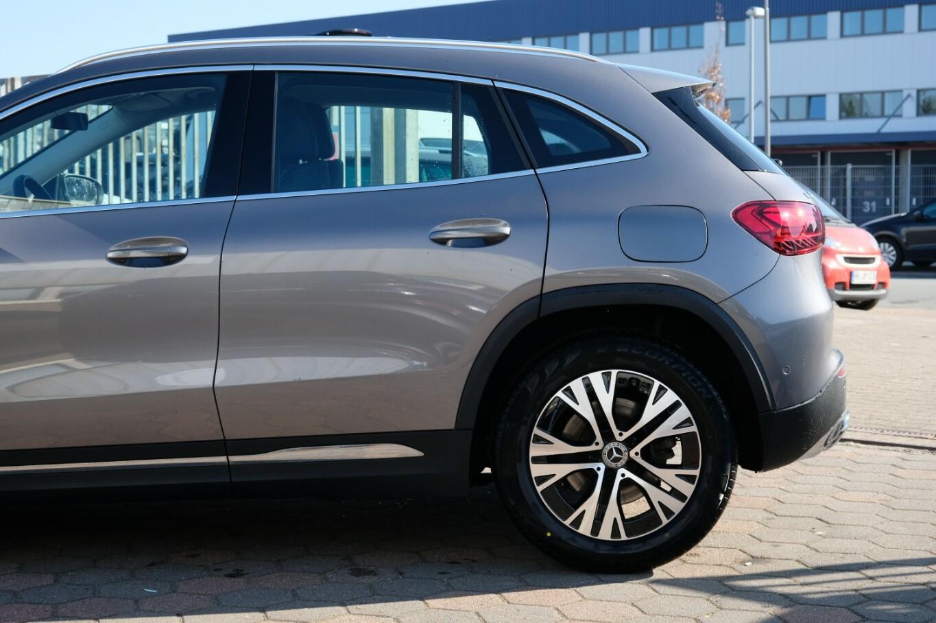 Mercedes-Benz GLA 220 d 4M Assistenzpaket Burmester AHK