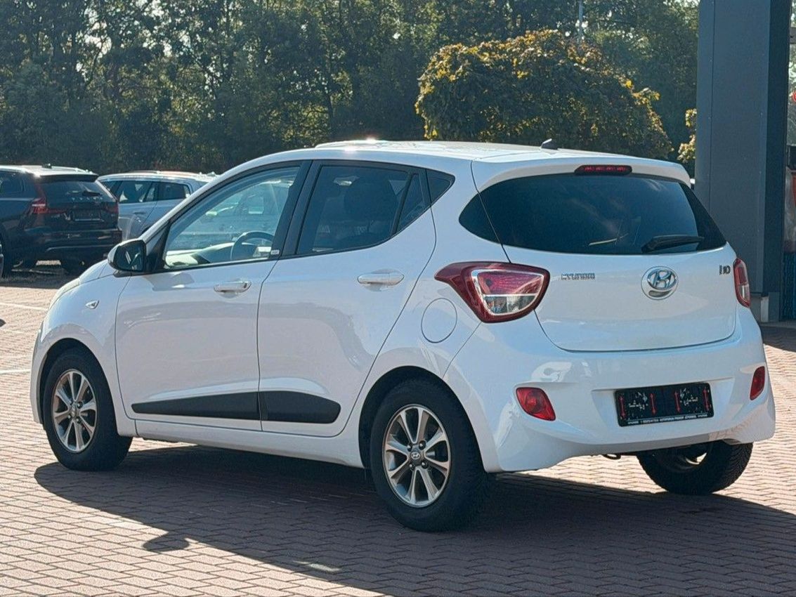 Fahrzeugabbildung Hyundai i10 1.0 Passion *Klima*Allwetter*Isofix*USB*AUX*