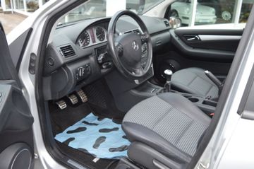 Mercedes-Benz A 150  Avantgarde AHKLamelleSHPDCAlu 17