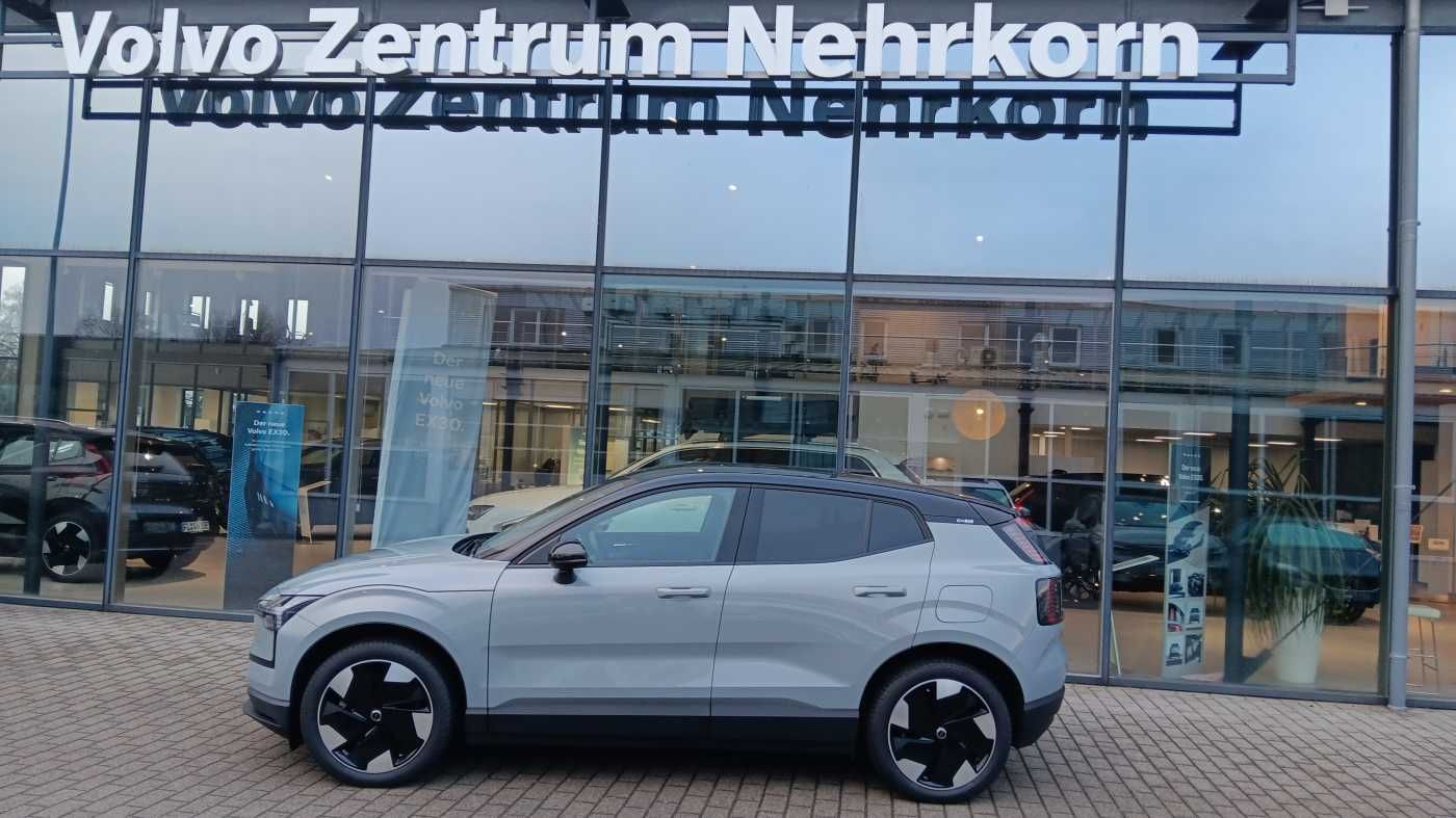 Fahrzeugabbildung Volvo EX30 Single M. Extended Range RWD Plus