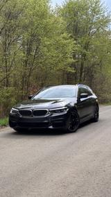 BMW 540i xDrive Touring A - - BMW 540: Kombi, 540i