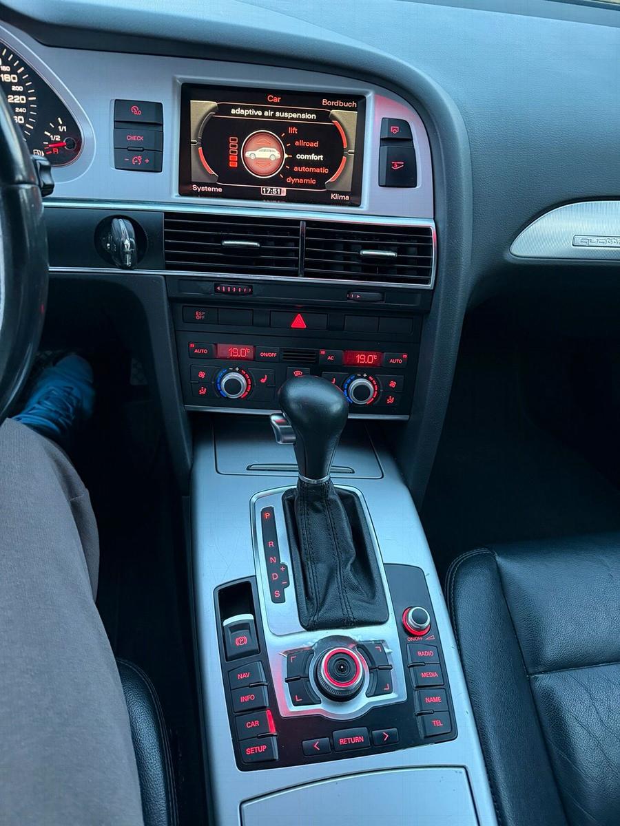 Audi  2010 — photo 12