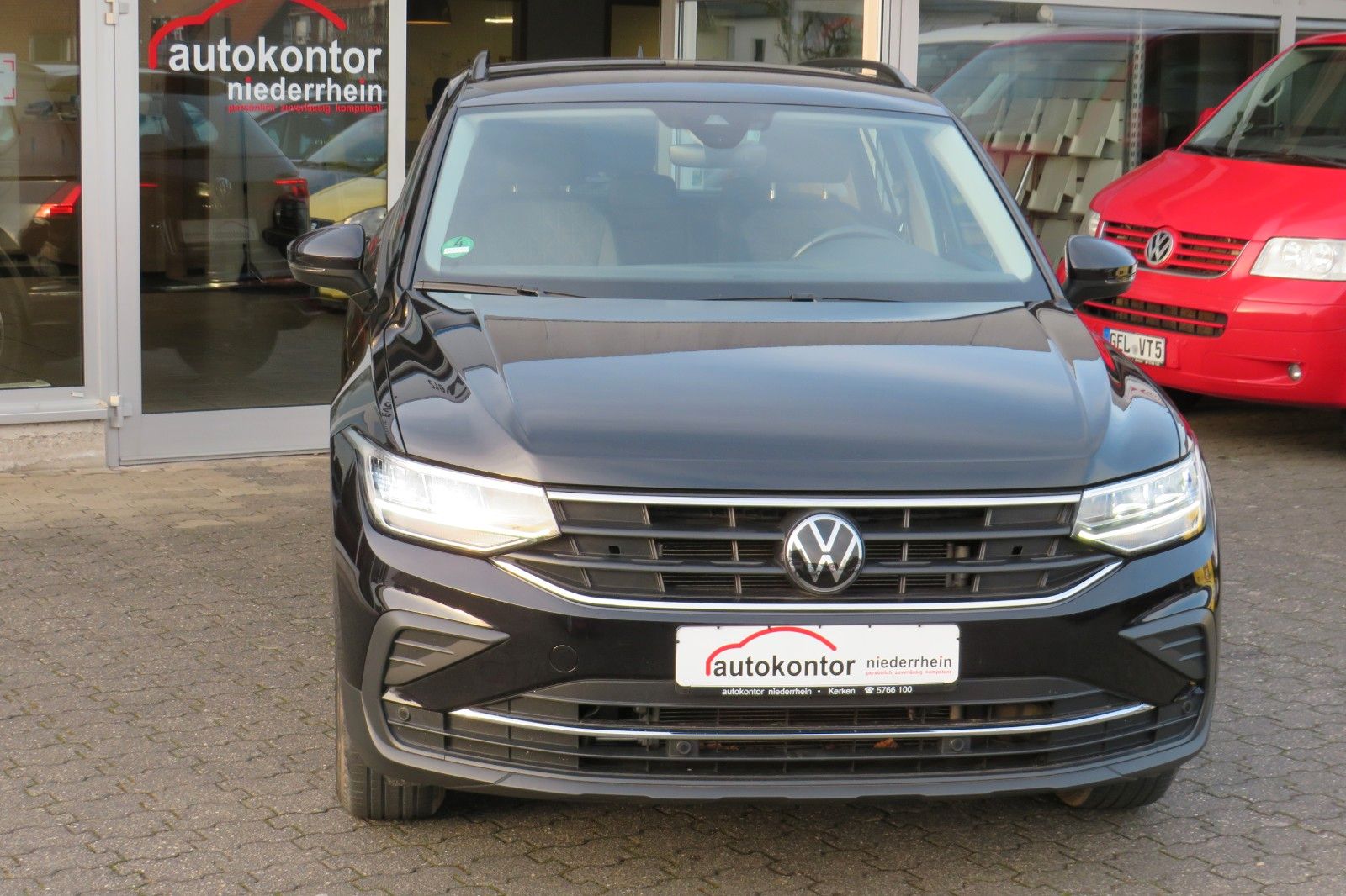 Fahrzeugabbildung Volkswagen Tiguan Life TDI DSG AHK NAVI KAMERA LED ACC GJ