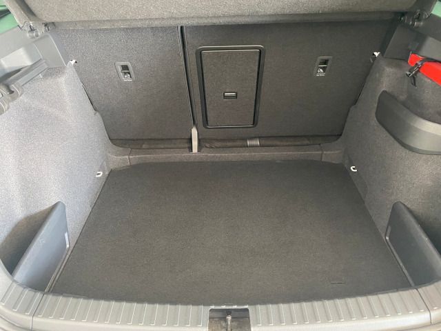 Karoq Tour 1.5 TSI NAVI+LED+KAMERA+ACC