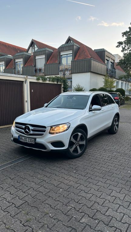 Image of Mercedes-Benz GLC 250