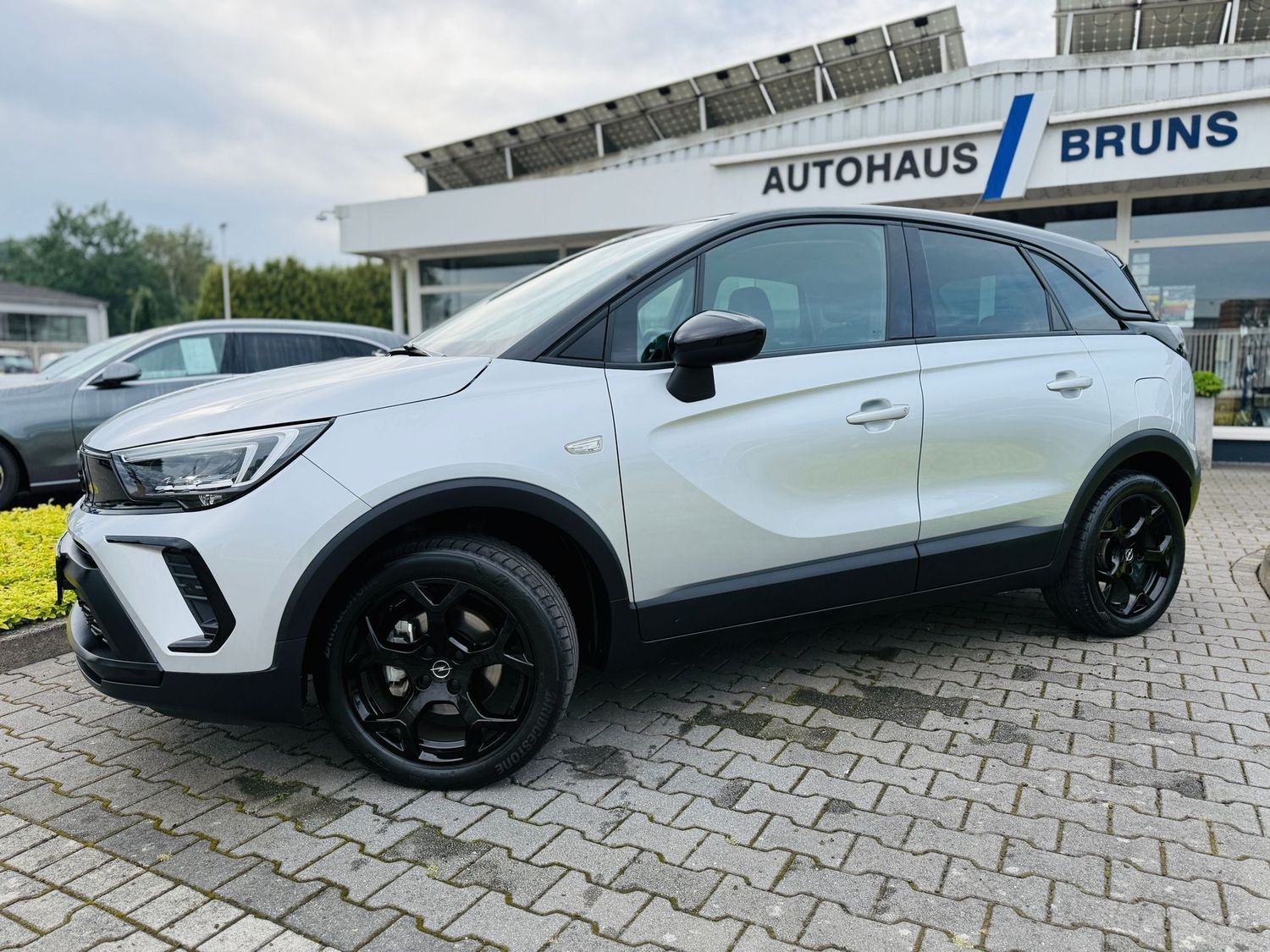 Fahrzeugabbildung Opel Crossland X 1,2 T ENJOY, Navi, LED, RFK, PTS, SH