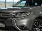 Mitsubishi Outlander 2.2 DI-D 4WD Aut. SUV-Star+ Navi Mehrz - Mitsubishi Outlander: Allradantrieb