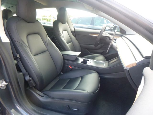 Fahrzeugabbildung Tesla Model 3 Long Range Dual AWD Facelift