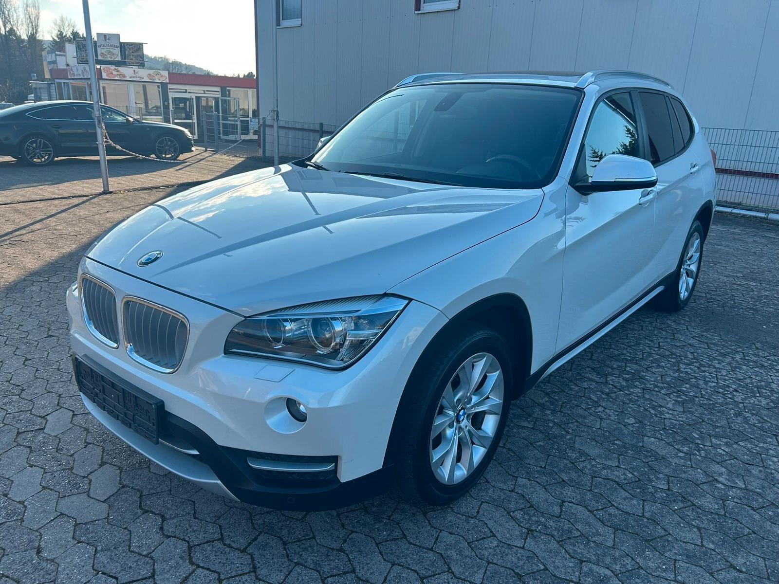 BMW X1 20d xDrive NAVI+PDC+XEN+PANO+LEDER+SCHECKHEFT