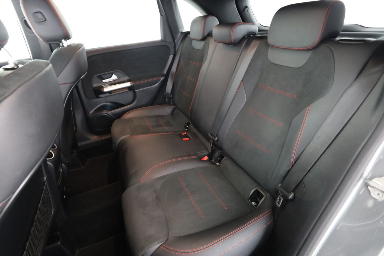 Mercedes-Benz MERCEDES Classe B (W247) B 180 d Automatic Premi imagem 3