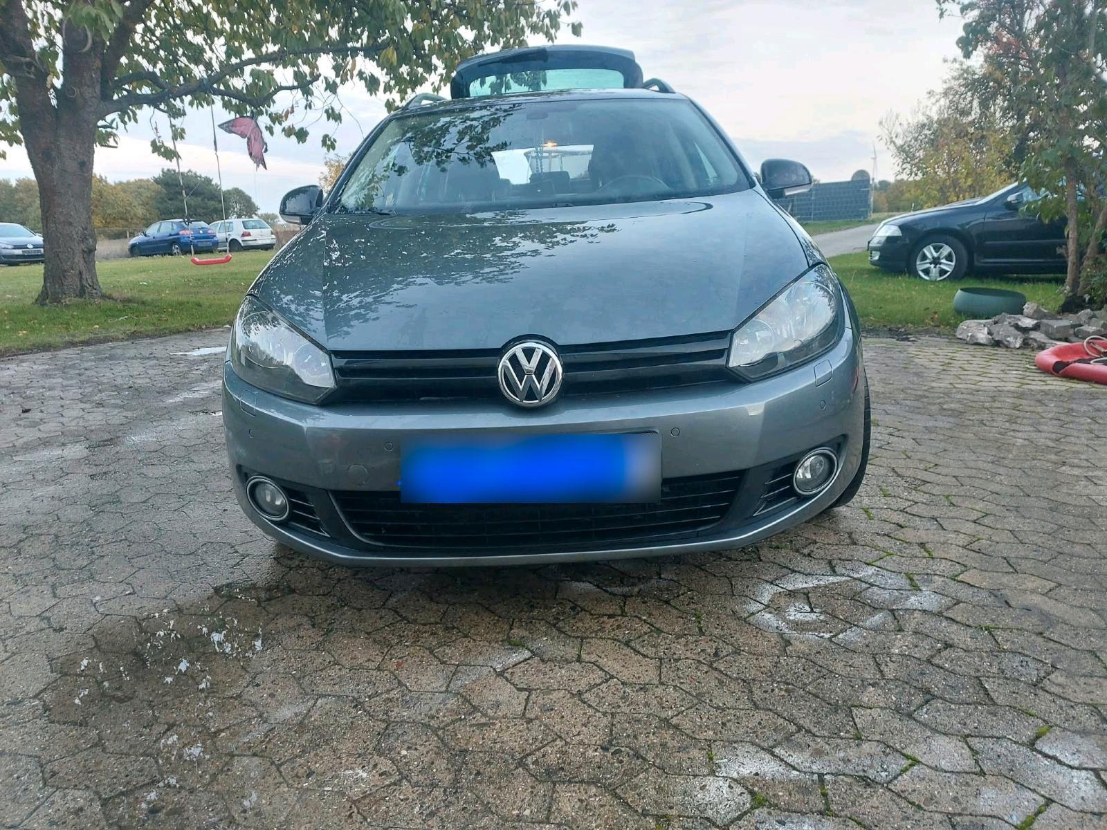 Volkswagen Golf 2013 — rear view
