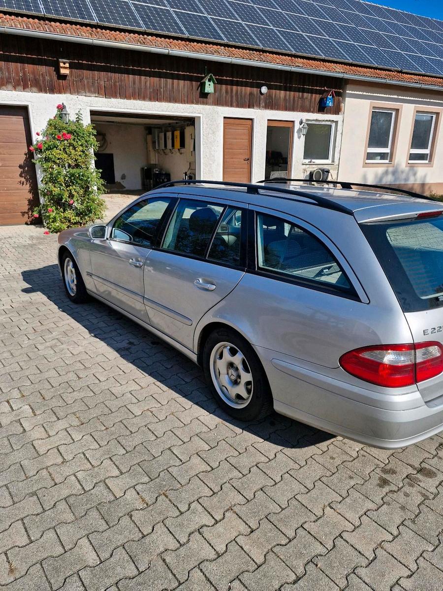 Mercedes-Benz E220 2004 — engine 150 HP (110kW)