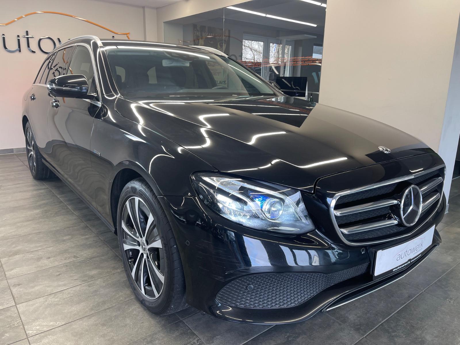 Mercedes-Benz E 300 de T. Avantgarde*1.HD/AUT./AHK/LED/Leder*