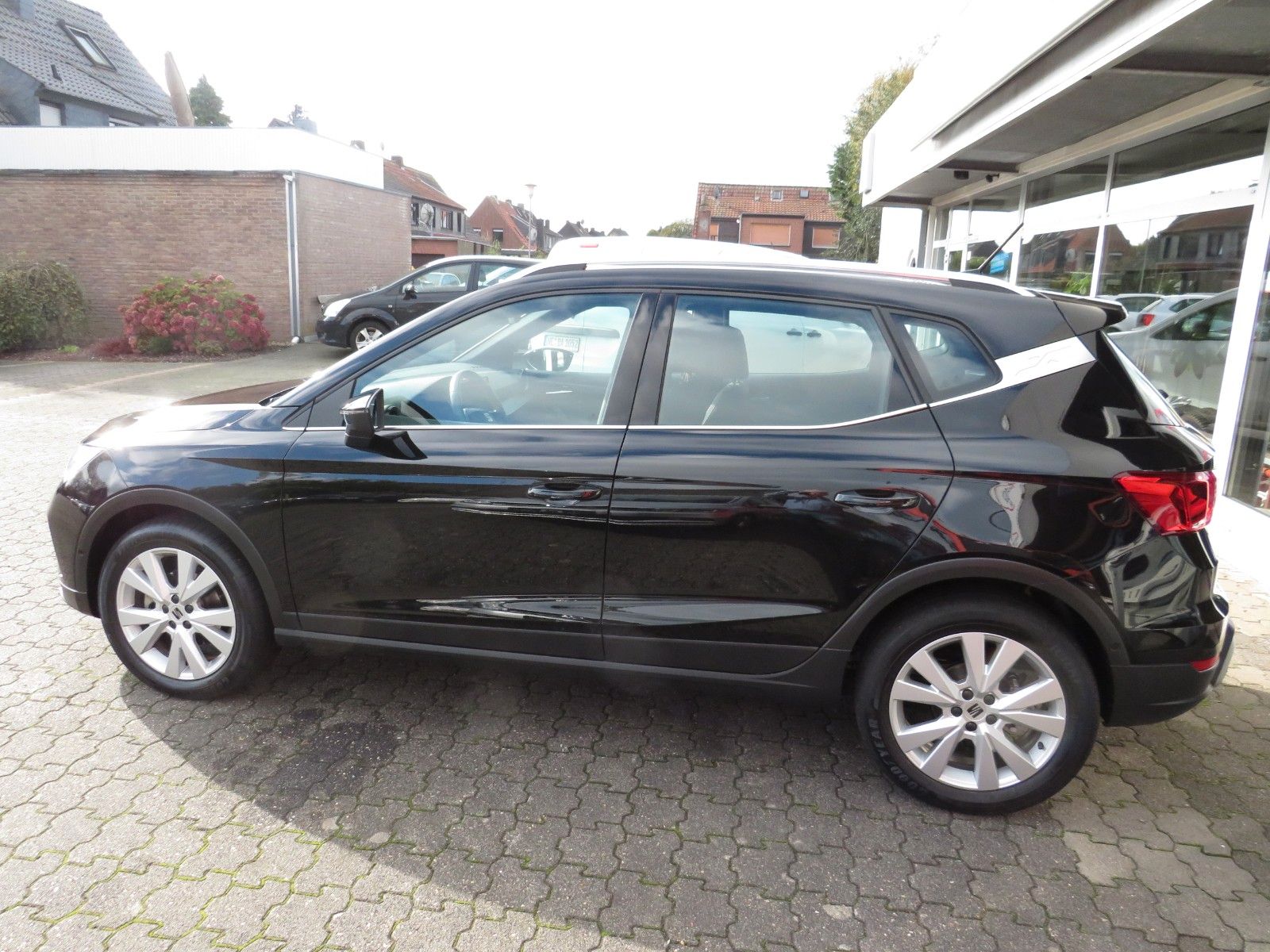 Fahrzeugabbildung SEAT Arona Xperience NAVI LED SITZH. PARKLENK APP-CON