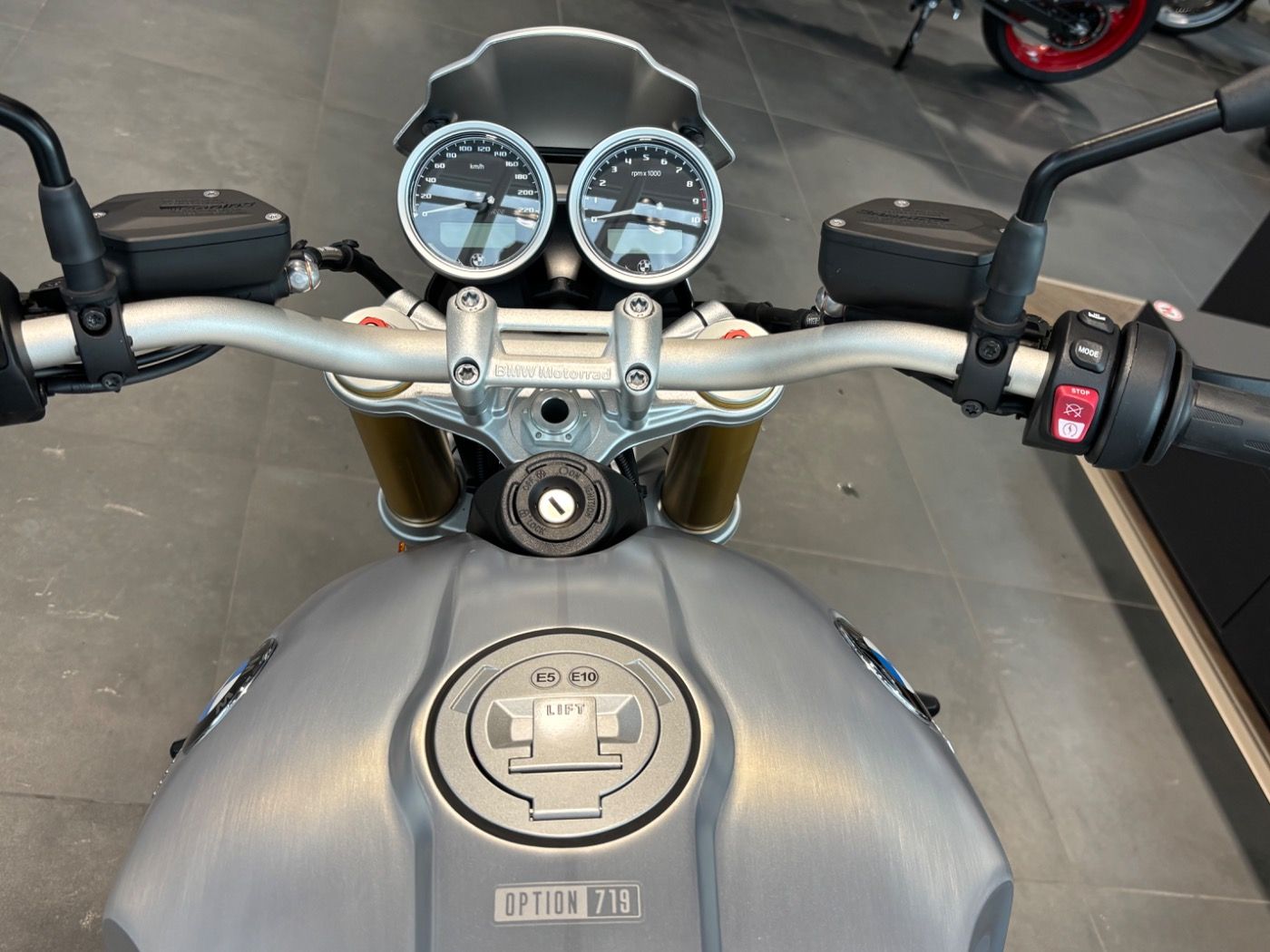 Fahrzeugabbildung BMW R nine T Option 719