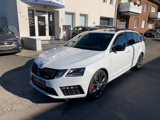 Skoda Octavia Combi RS 4x4 Black ACC Pano Kamera LED