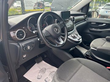 Mercedes V 220 - 11