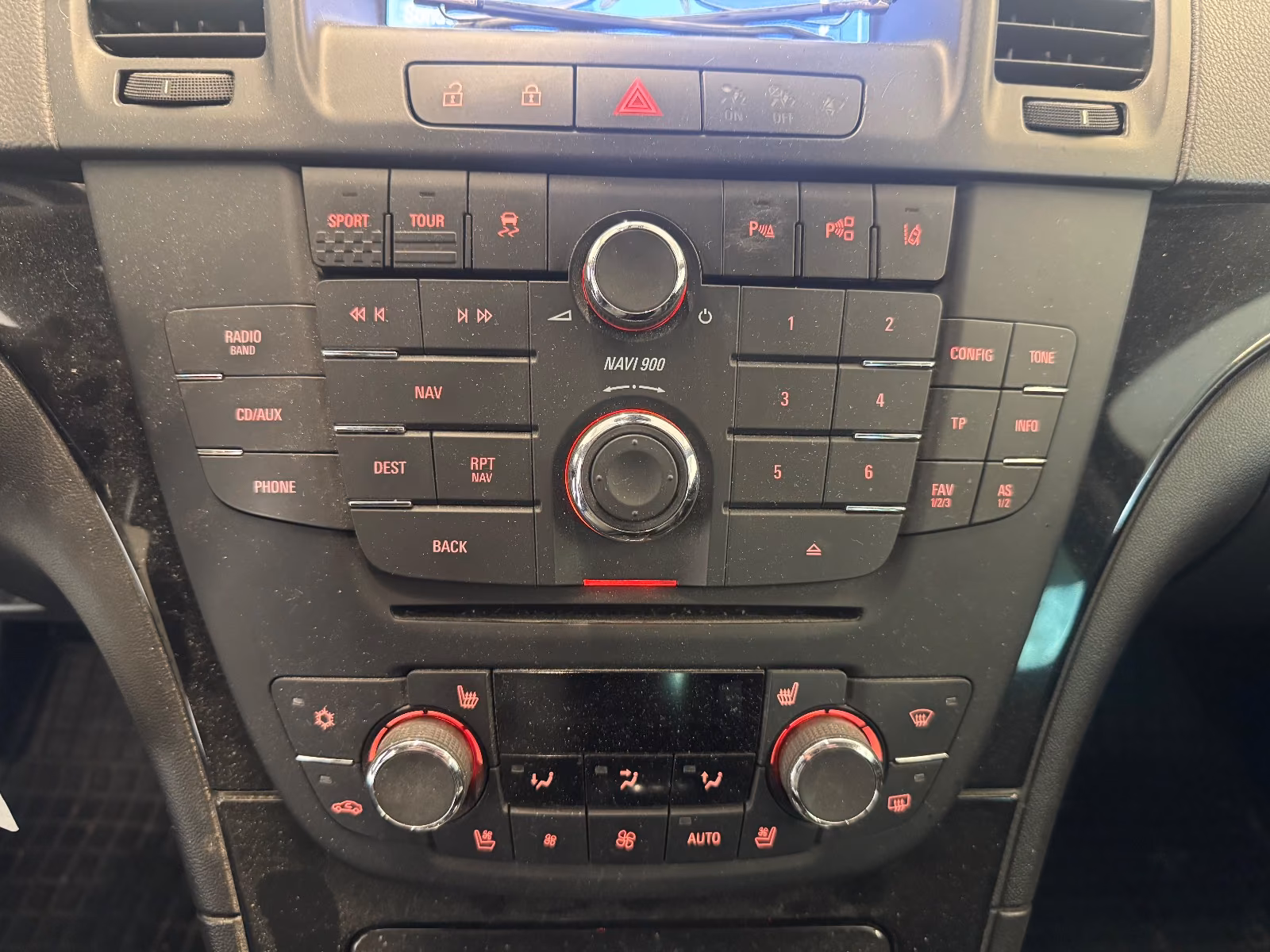 Opel Insignia 2012 — photo 14