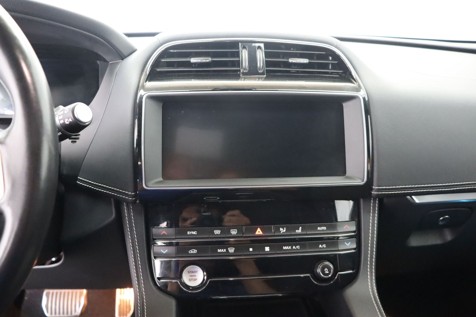 Fahrzeugabbildung Jaguar F-Pace 25t AWD * Navi * Anhängerk * LED