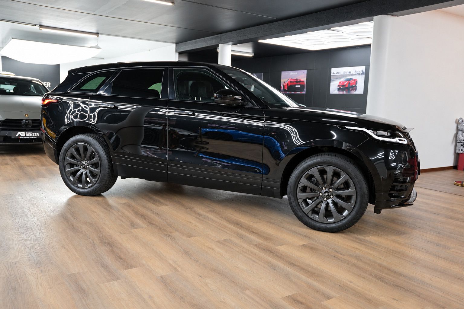 Fahrzeugabbildung Land Rover Range Rover Velar R-Dynamic SE *Meridian*Memory*