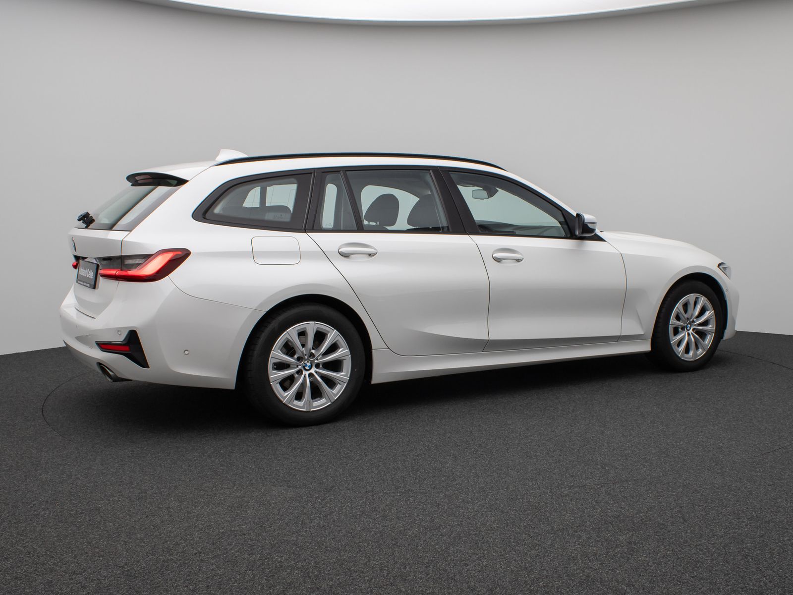 Fahrzeugabbildung BMW 320d  xD Panorama Kamera HUD DAB H/K Lenkradhzg