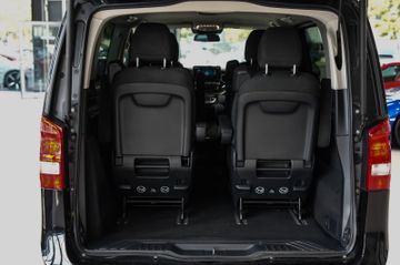 Mercedes V 220 - 12