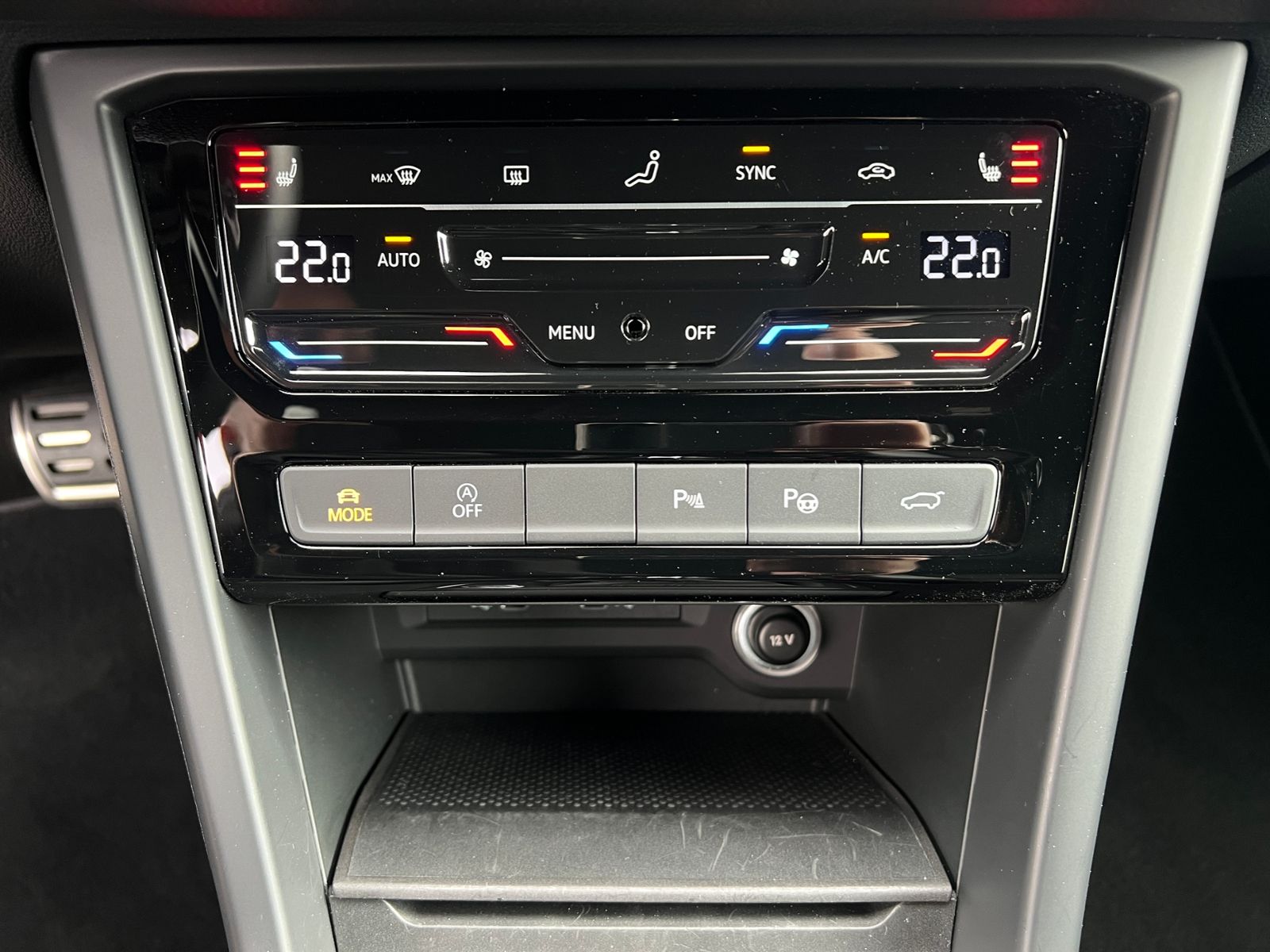 Fahrzeugabbildung Volkswagen Touran GOAL 1.5 TSI DSG *AHK, ACC, Kamera, 17''-