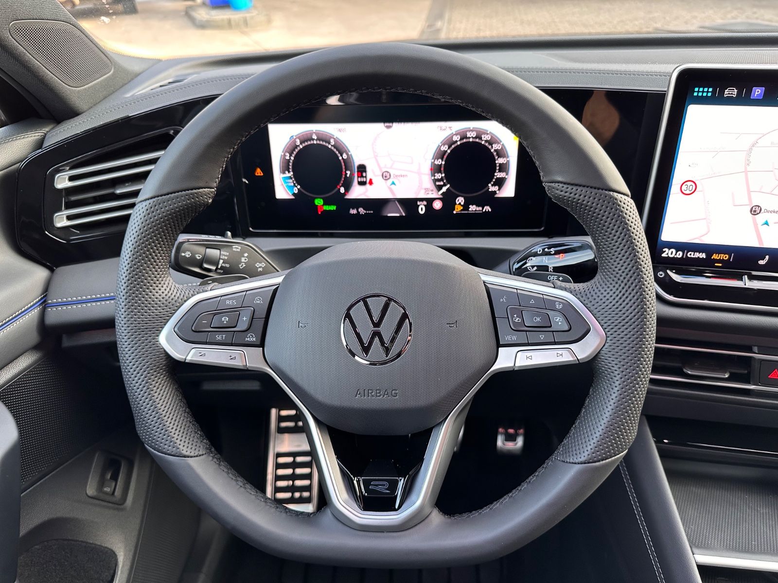 Fahrzeugabbildung Volkswagen Tiguan R-Line 1.5 eTSI AHK/Matrix/Navi/APP/ACC